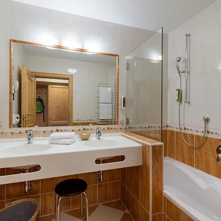 Alpenpanorama Hotell 4*